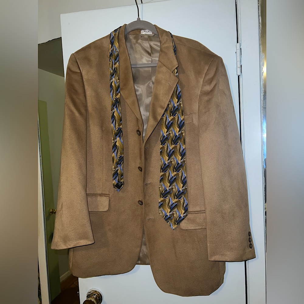 Tan oversized blazer sz 42 with detachable tie